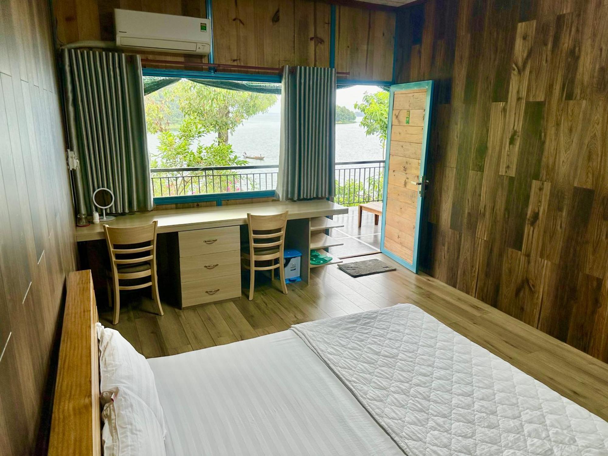 Ben Ho Homestay Xa Gia Tan ภายนอก รูปภาพ
