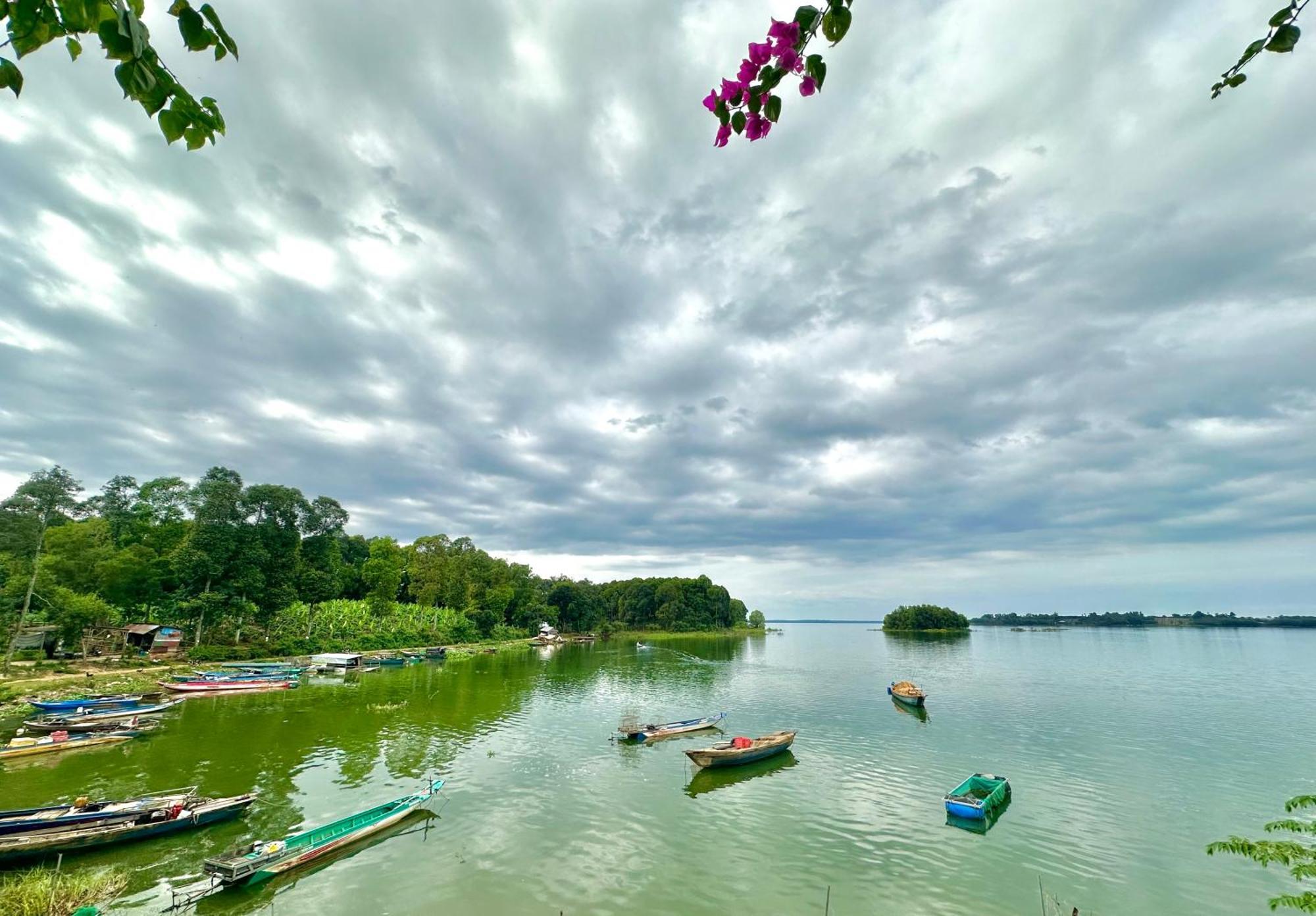 Ben Ho Homestay Xa Gia Tan ภายนอก รูปภาพ